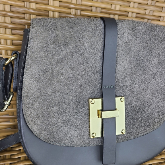 Borse In Pelle Italian Leather Saddlebag Crossbody Bag Gray Gold Tone Accents - Picture 15 of 15